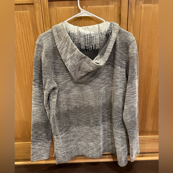 The North Face Sweatshirt - Picture 2 of 3